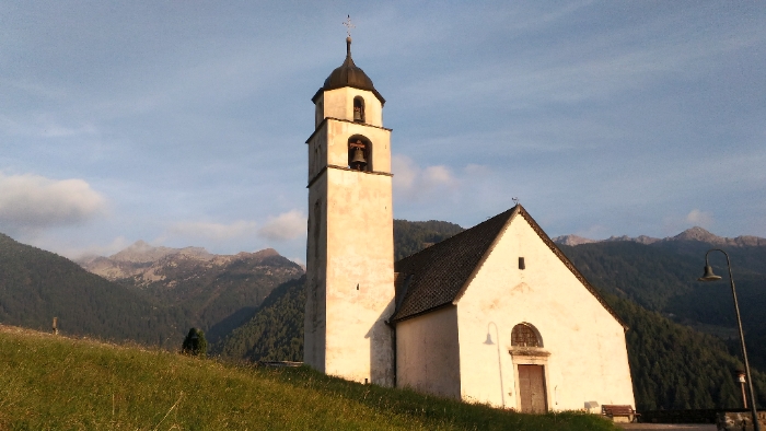 Kostel sv. Marie Magdaleny v obci Palù del Fersina.